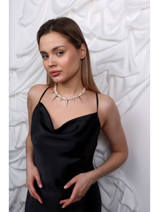 Колье из жемчуга с шипами-1