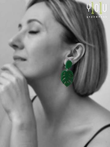 Серьги Minimalism Монстеры уменьшенные