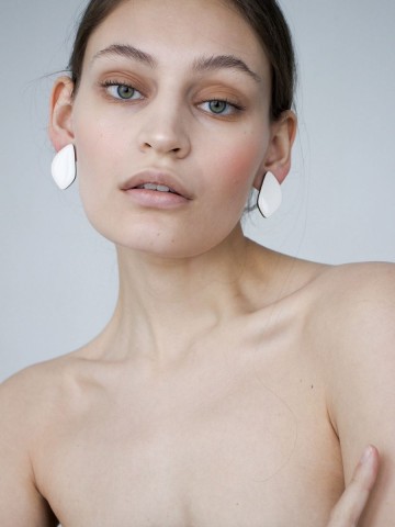 Серьги Wood Лепестки миндаля