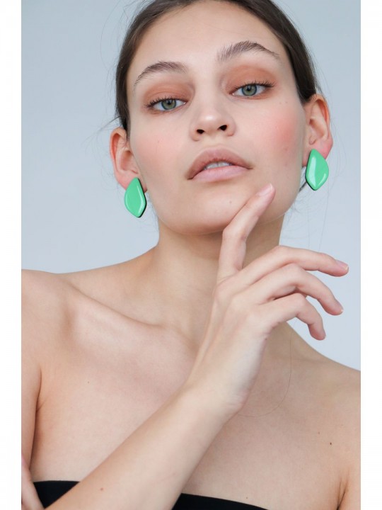 Серьги Wood Лепестки миндаля