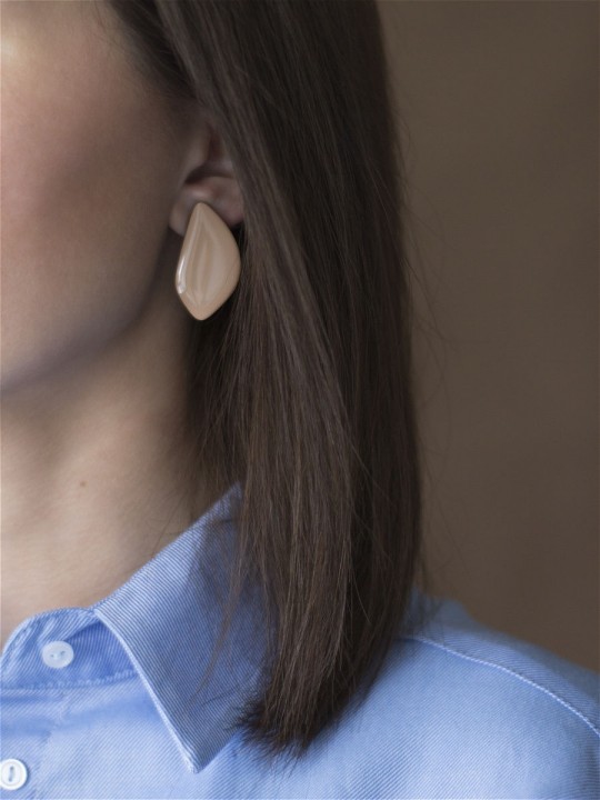 Серьги Wood Лепестки миндаля