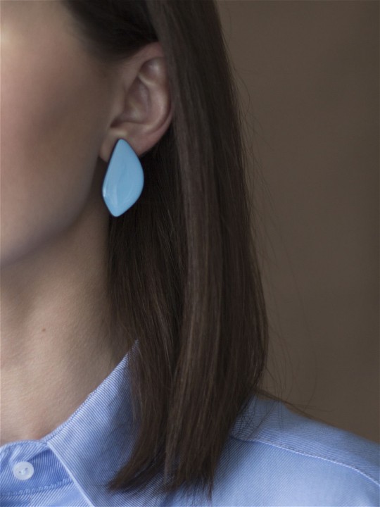 Серьги Wood Лепестки миндаля